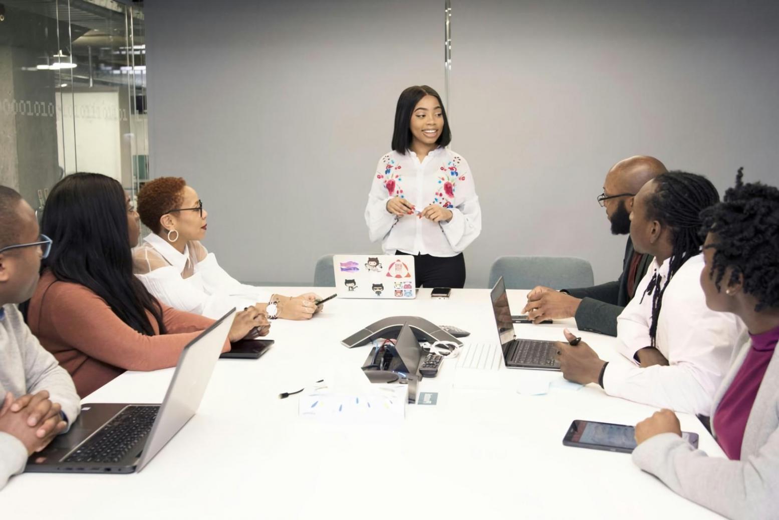 Φοιτητές που σχεδιάζουν τον προϋπολογισμό τους